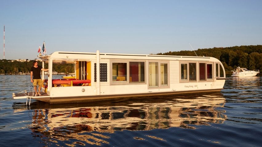 BIM建筑|跨界工作室将游艇转变为小型太阳能住房