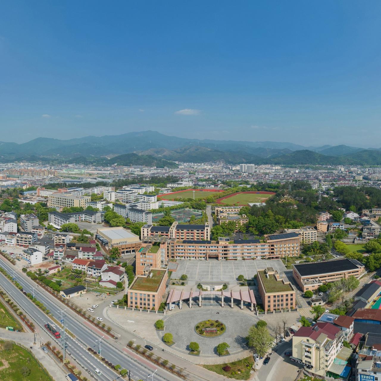 BIM建筑|一座深藏在云和小县城的校史馆 / 丰间建筑事务所