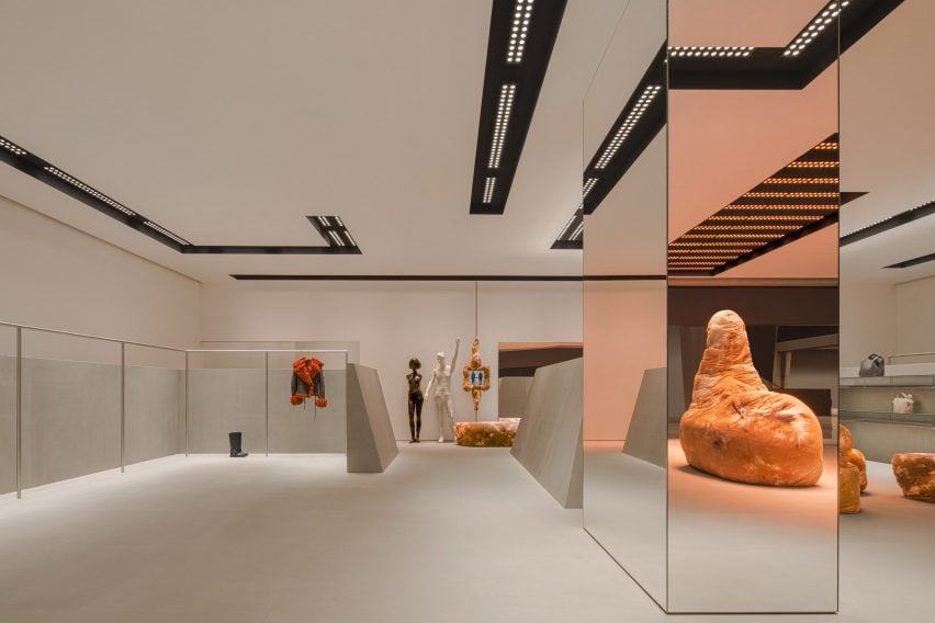 BIM建筑|哈勒罗德工作室设计成都“艾克妮商店”