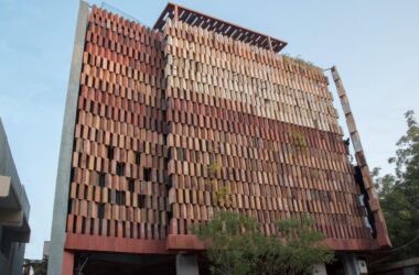 BIM建筑|生态绿洲之家 / I-Con Architects and Urban Planners-BIM建筑网