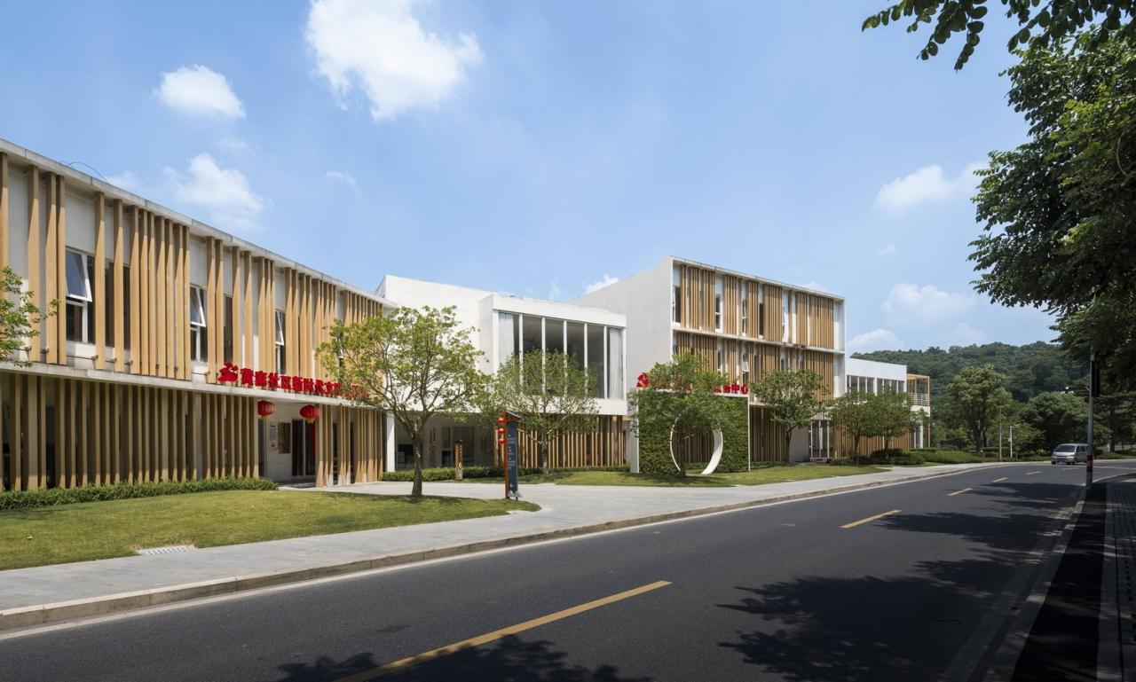 BIM建筑|多层面的“轻”：黄麻乡村振兴工作站与乡村会客厅 / 三文建筑