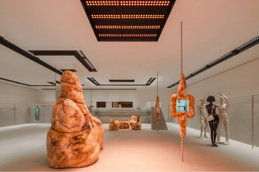 BIM建筑|哈勒罗德工作室设计成都“艾克妮商店”