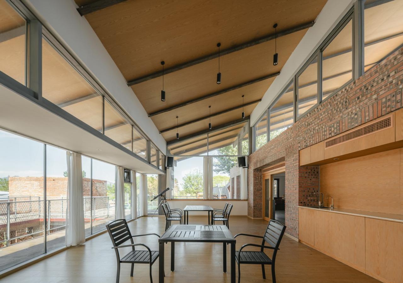 BIM建筑|疯癫是理性的礼物：板泉之野民宿与营地 / 大料建筑