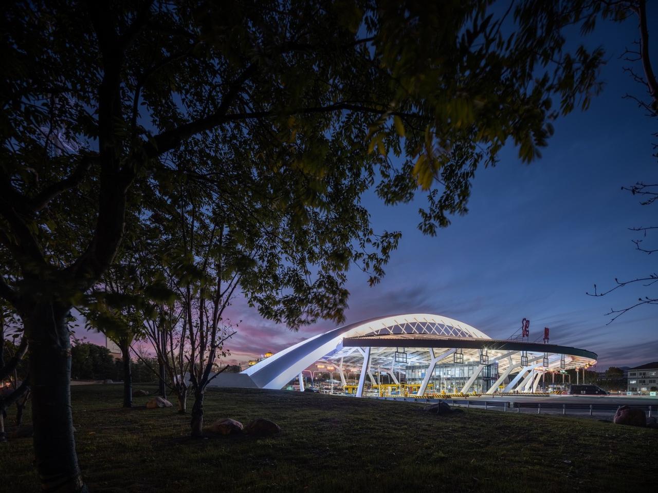 BIM建筑|杭甬高速绍兴收费站 / 任天建筑