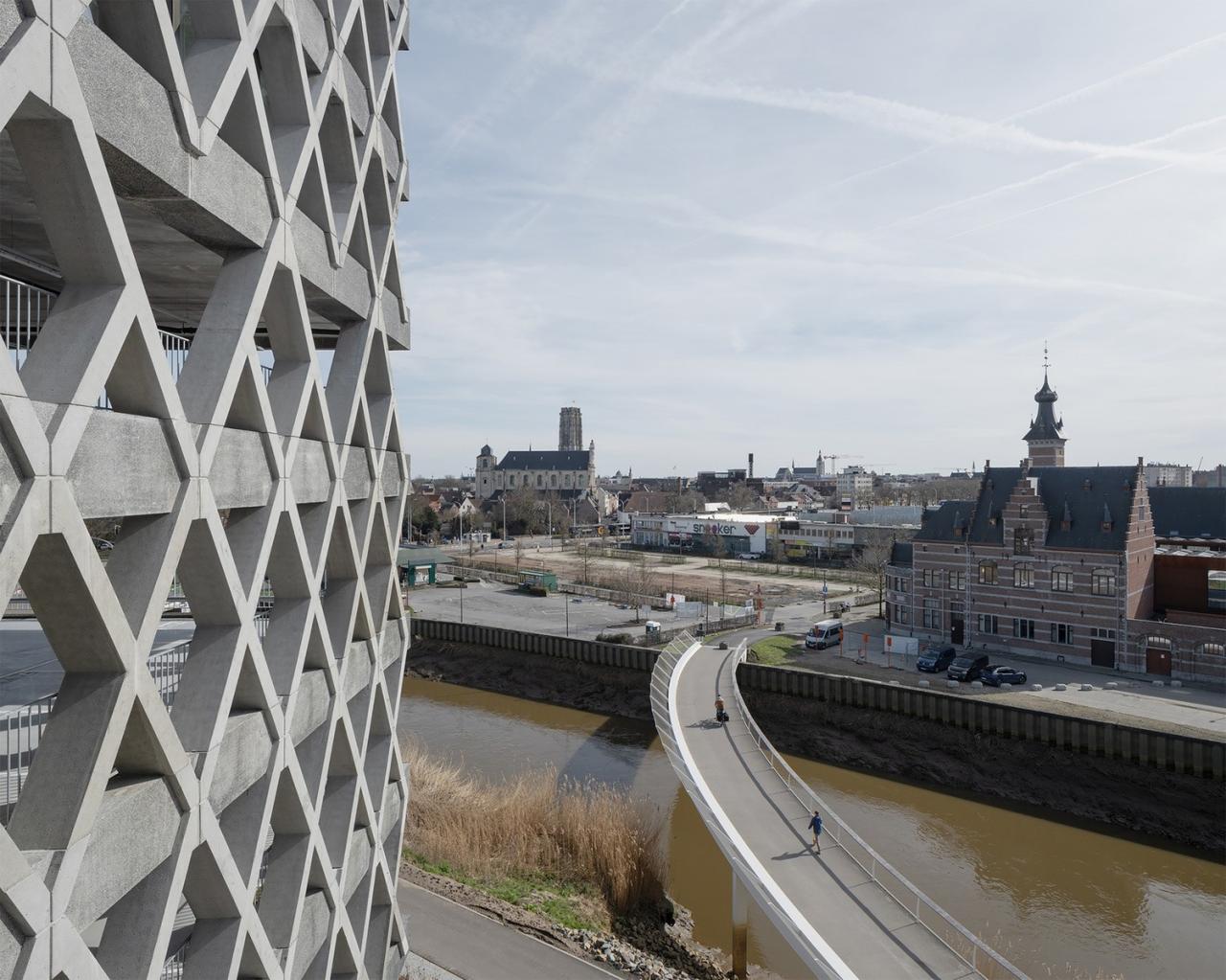 BIM建筑|Eandistip 交通中心 / archipelago + POLO