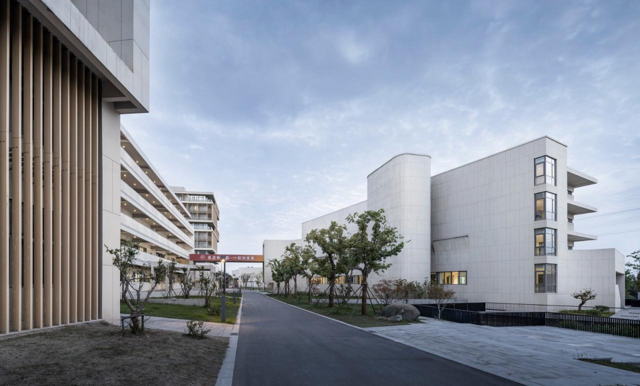 BIM建筑|江苏省靖江高级中学新校区 / 荣朝晖工作室