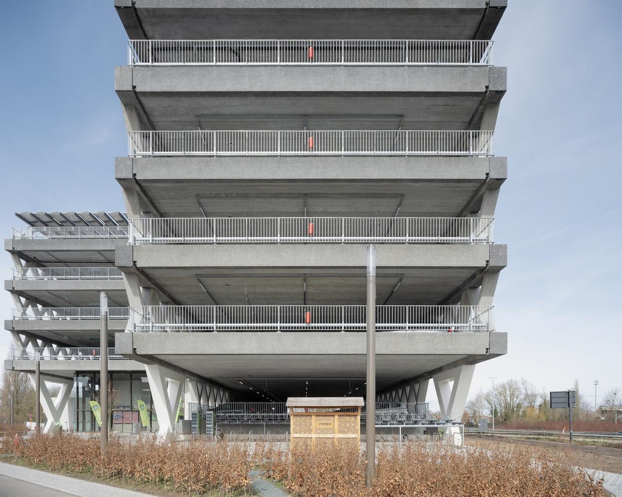 BIM建筑|Eandistip 交通中心 / archipelago + POLO