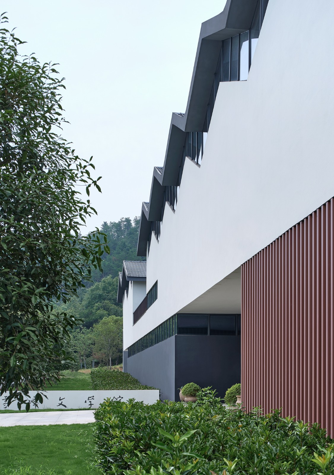 BIM建筑|雪峰文学馆 / 同济院 麟和建筑工作室