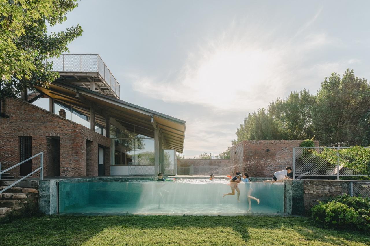 BIM建筑|疯癫是理性的礼物：板泉之野民宿与营地 / 大料建筑