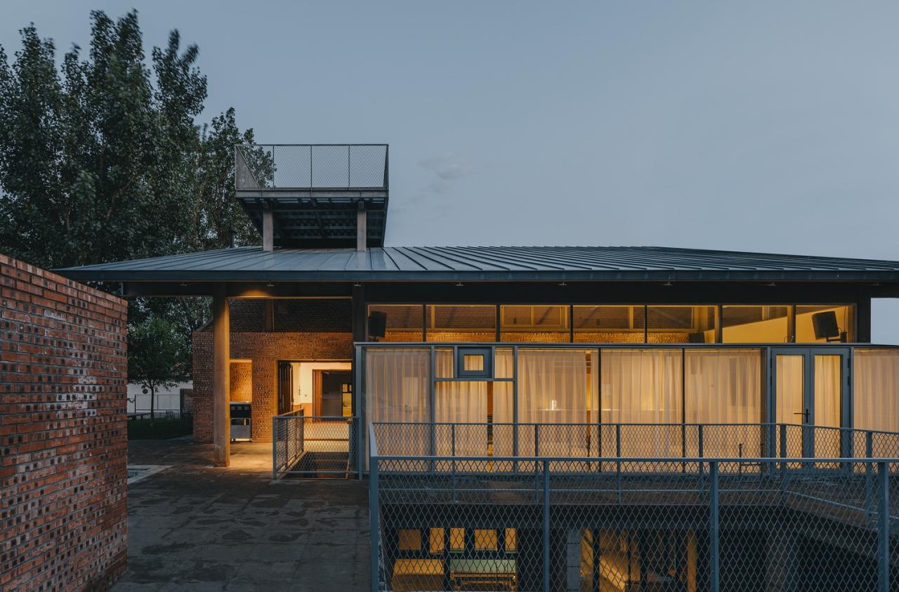 BIM建筑|疯癫是理性的礼物：板泉之野民宿与营地 / 大料建筑