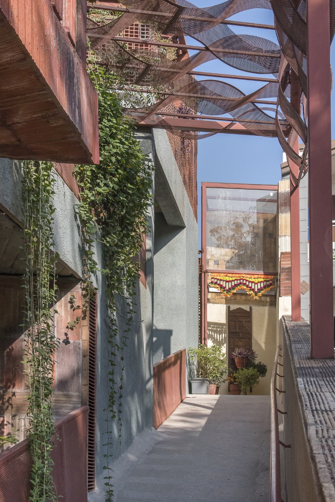 BIM建筑|生态绿洲之家 / I-Con Architects and Urban Planners