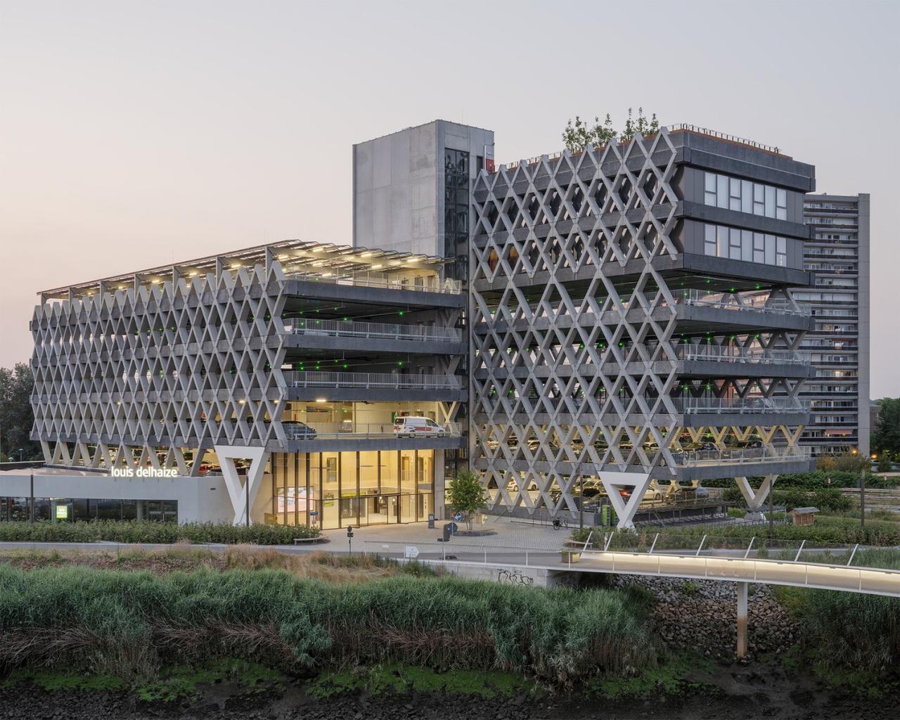 BIM建筑|Eandistip 交通中心 / archipelago + POLO