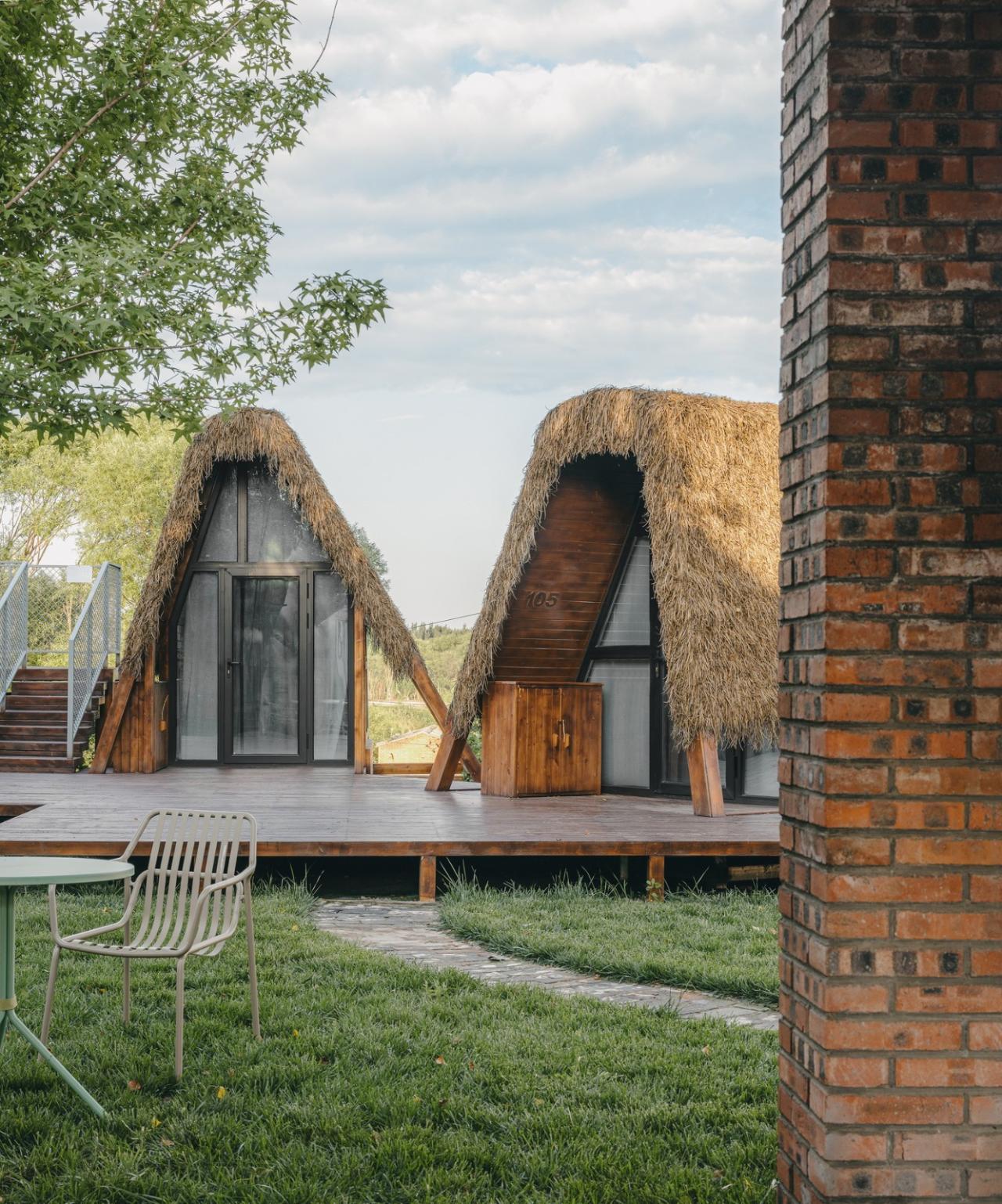 BIM建筑|疯癫是理性的礼物：板泉之野民宿与营地 / 大料建筑