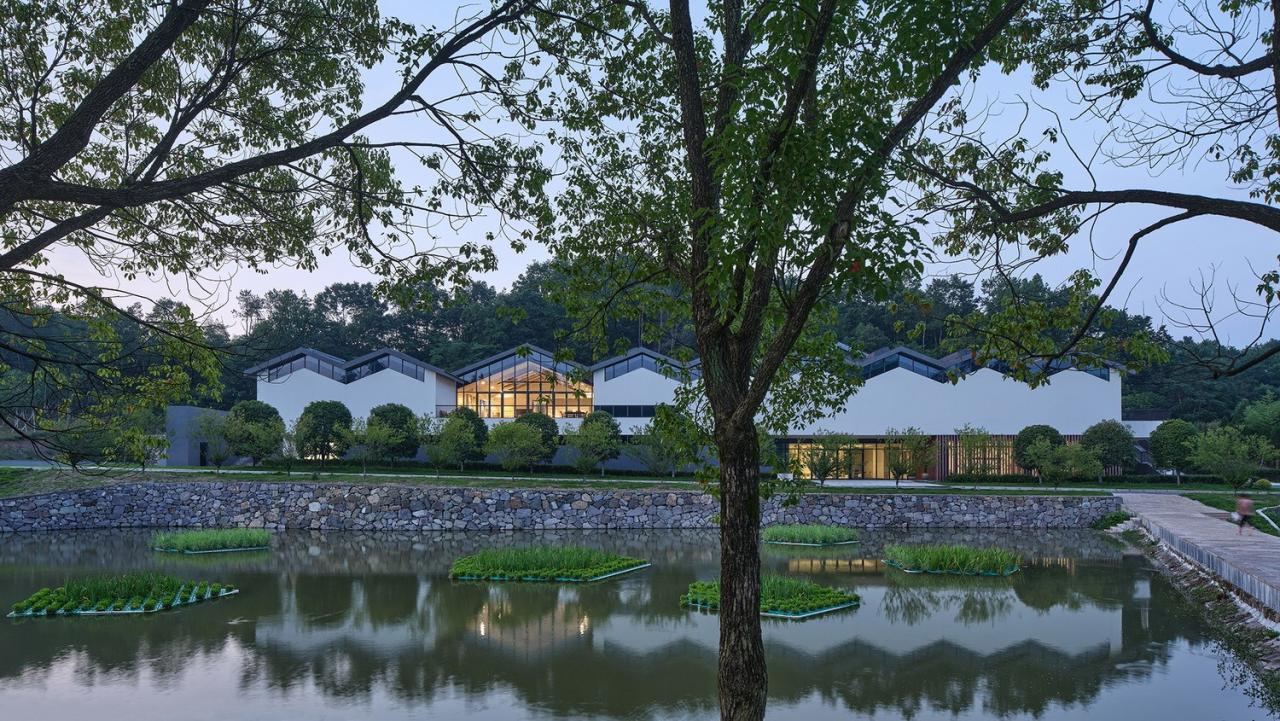 BIM建筑|雪峰文学馆 / 同济院 麟和建筑工作室