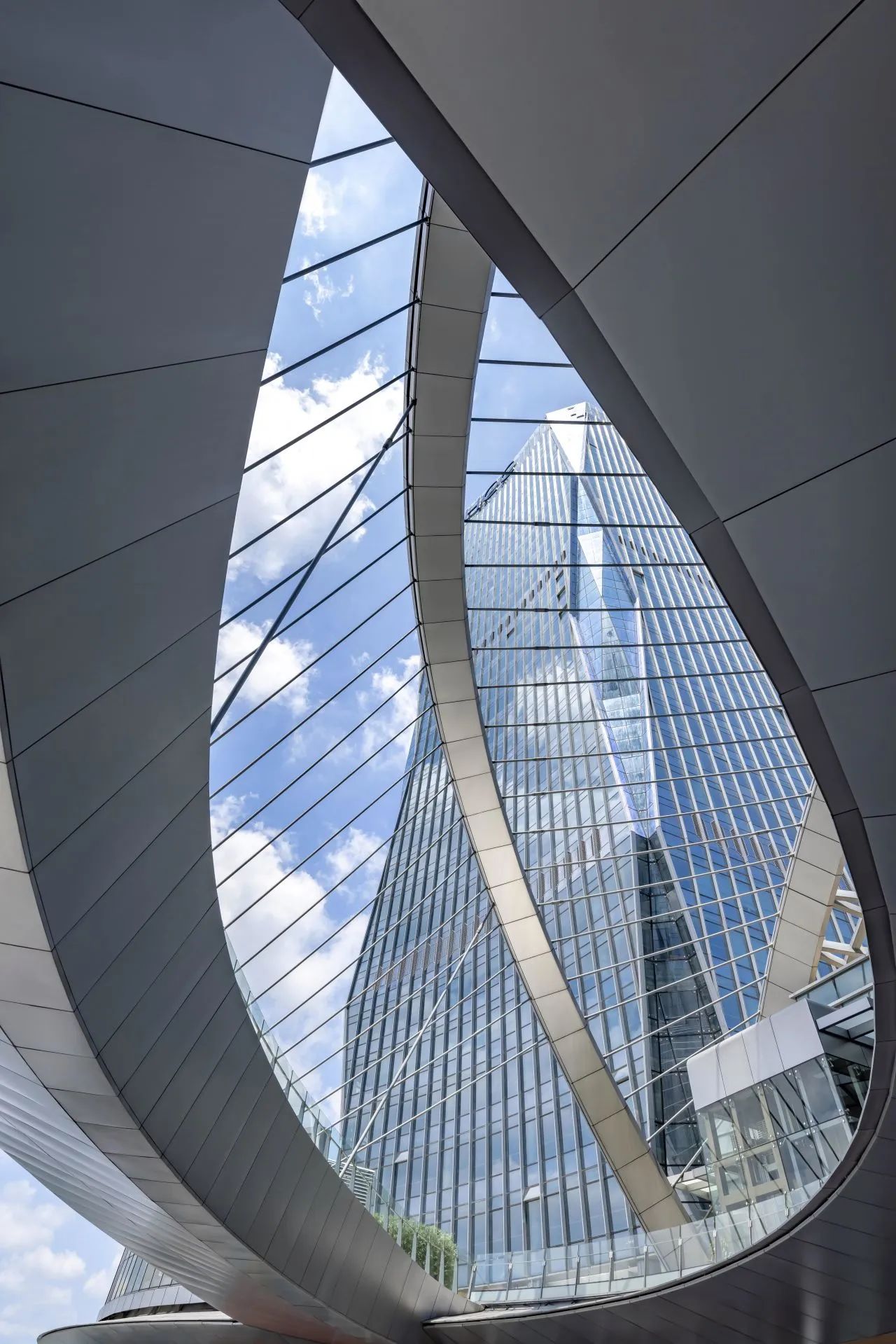 BIM建筑|华彩海口湾， 多维艺术元素塑造全新商业地标 / 凯谛思Arcadis