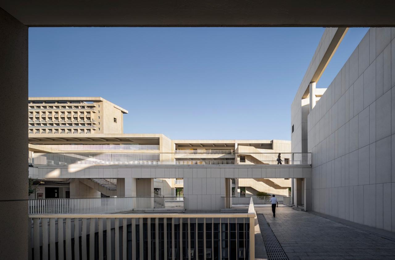 BIM建筑|江苏省靖江高级中学新校区 / 荣朝晖工作室