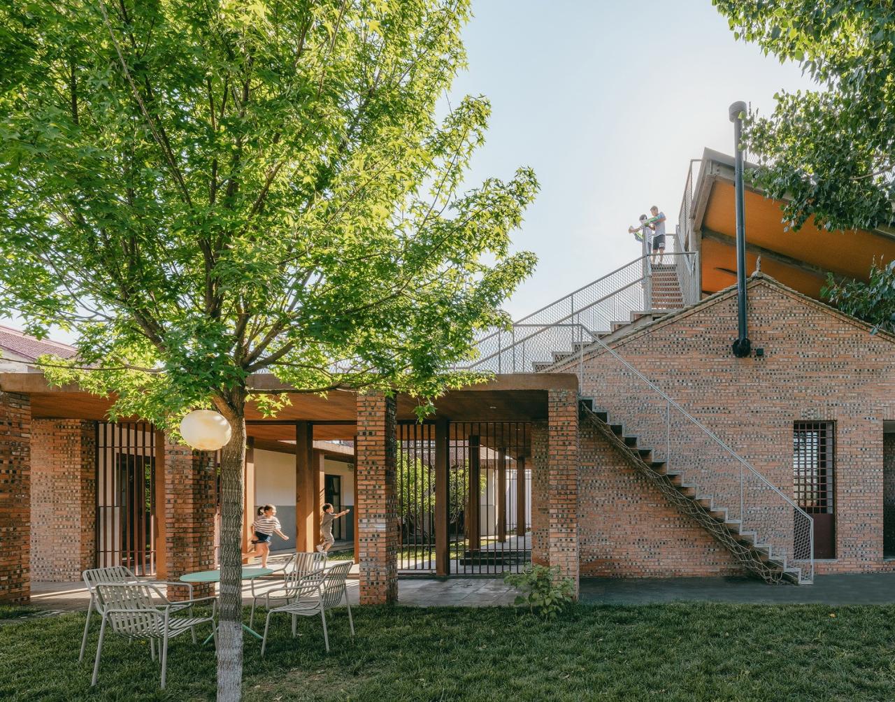 BIM建筑|疯癫是理性的礼物：板泉之野民宿与营地 / 大料建筑