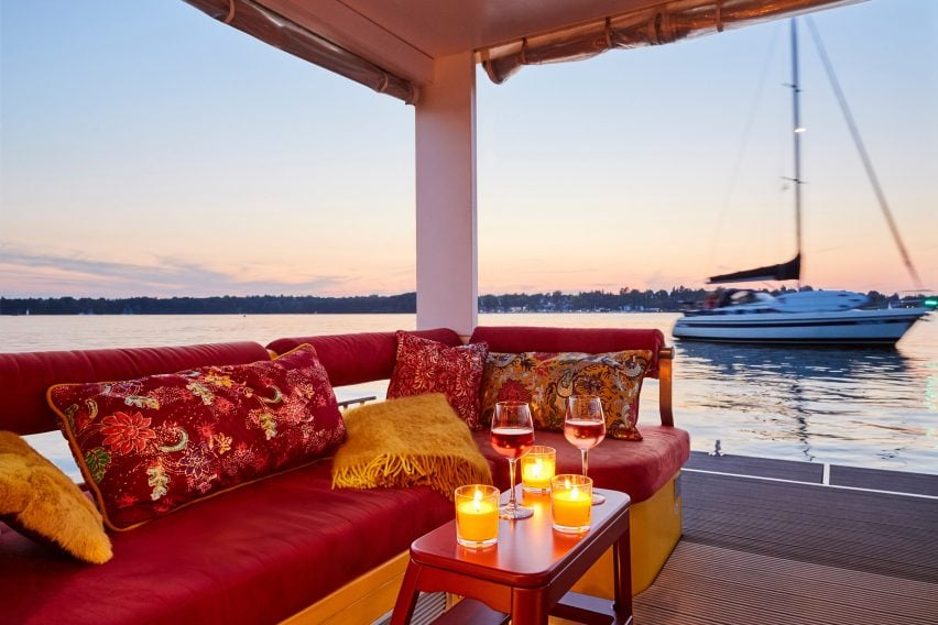 BIM建筑|跨界工作室将游艇转变为小型太阳能住房