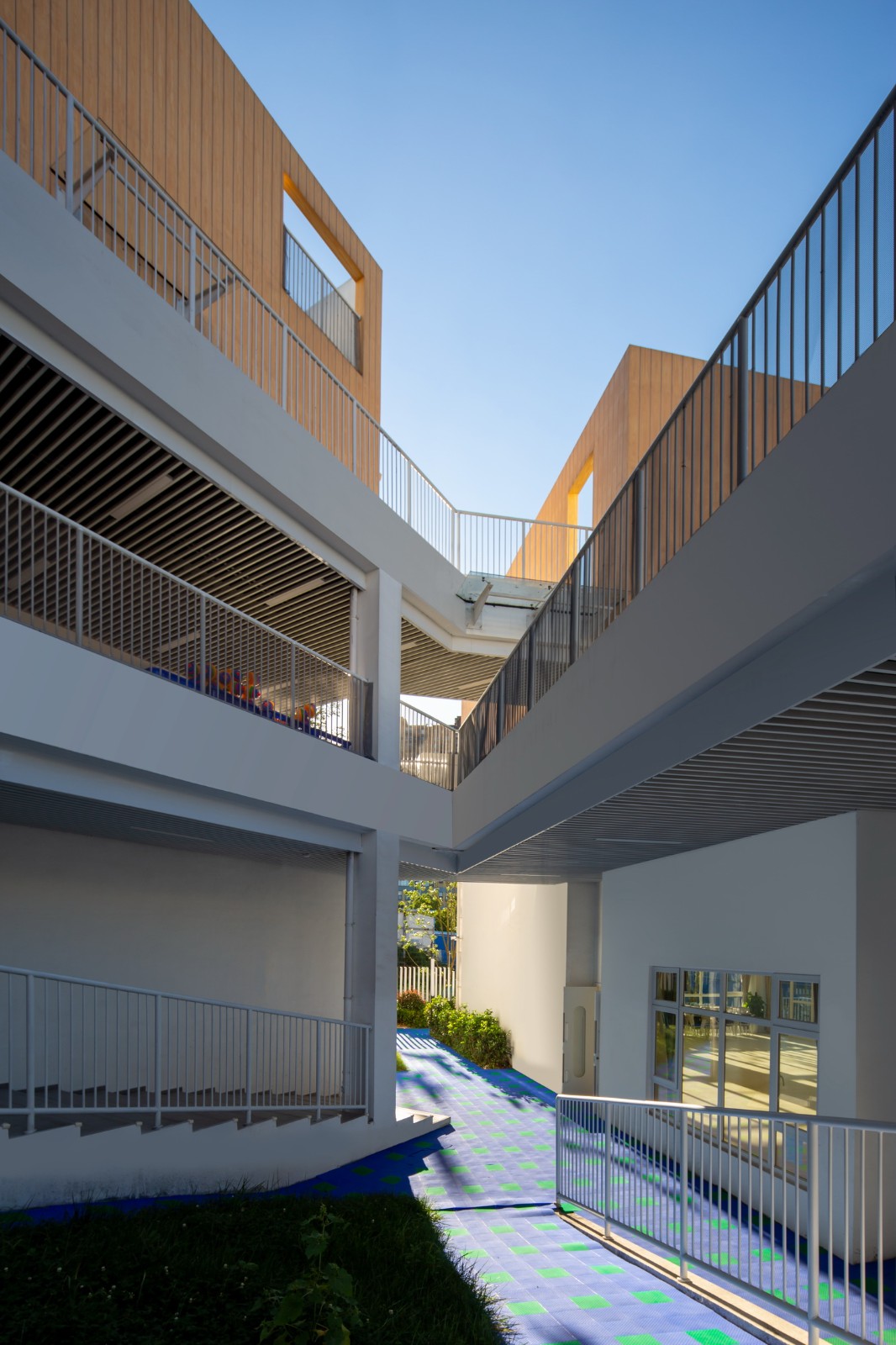 BIM建筑|山丘游园：贵阳观山湖区第六幼儿园第二分园 / 柏涛建筑