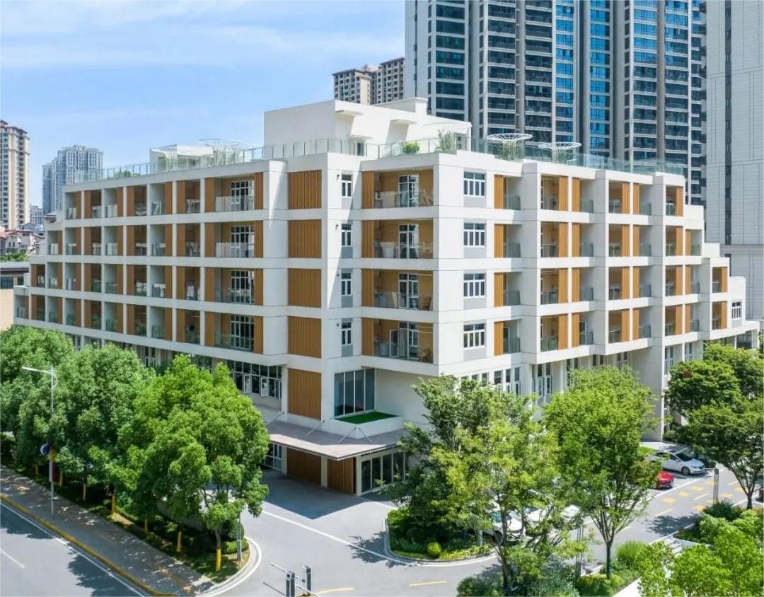 BIM建筑|多层养老中心与外部环境的互动-博元养老中心 / UUA