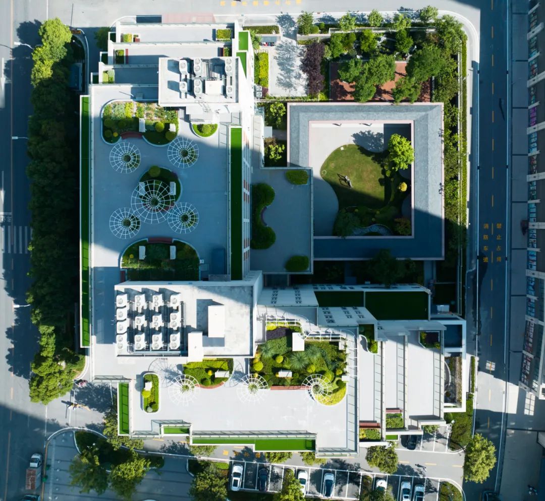 BIM建筑|多层养老中心与外部环境的互动-博元养老中心 / UUA