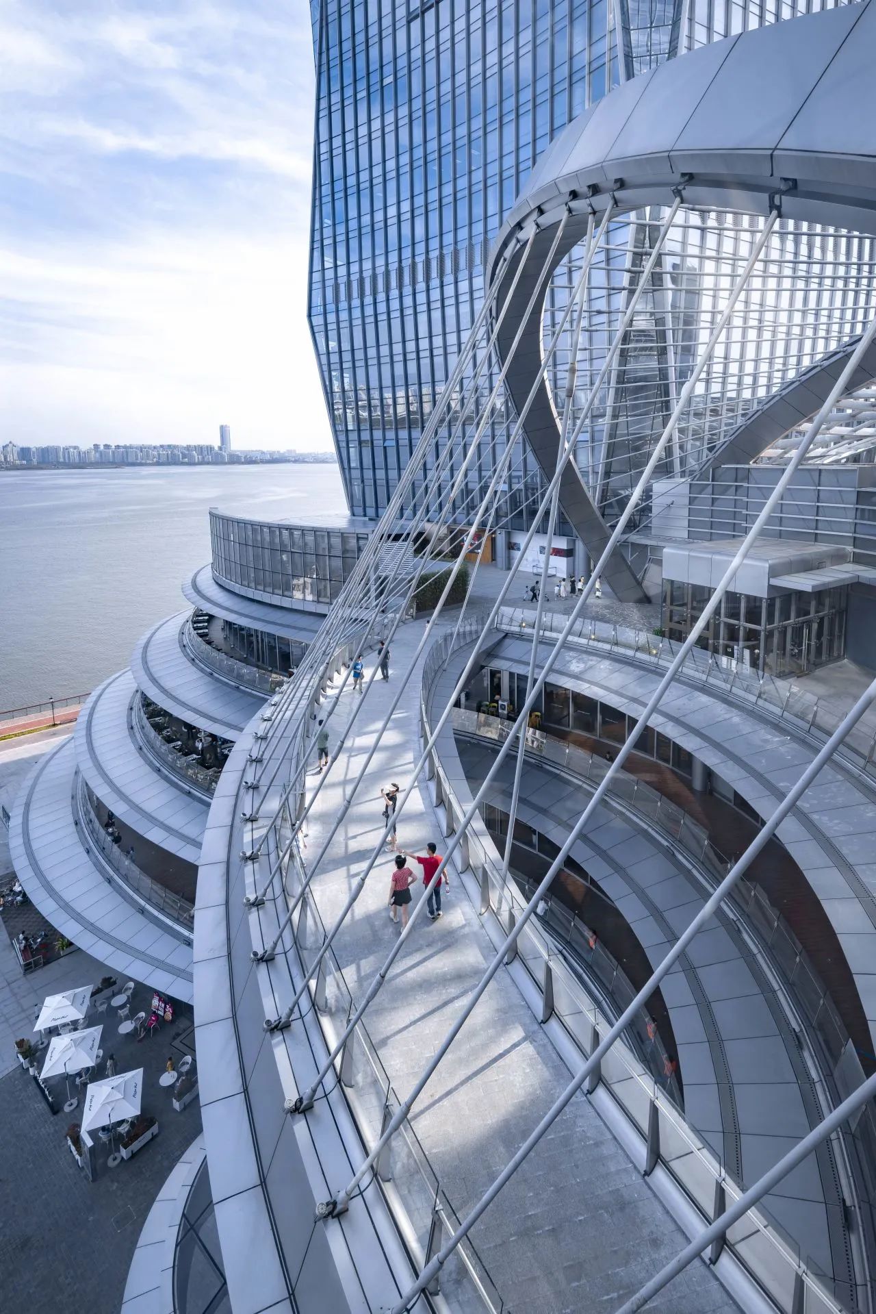 BIM建筑|华彩海口湾， 多维艺术元素塑造全新商业地标 / 凯谛思Arcadis