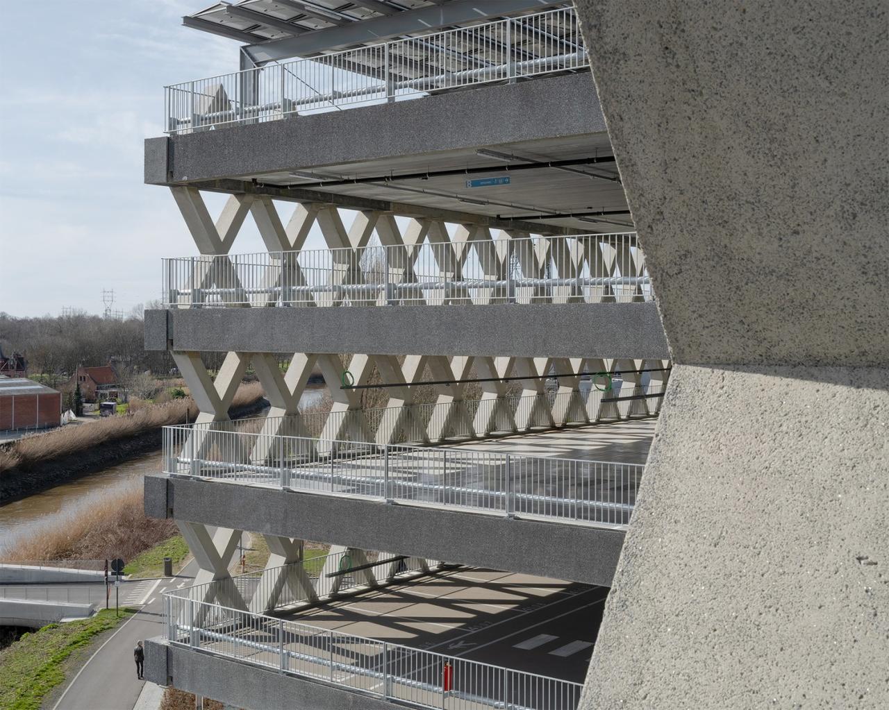 BIM建筑|Eandistip 交通中心 / archipelago + POLO