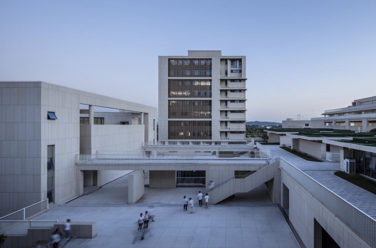 BIM建筑|江苏省靖江高级中学新校区 / 荣朝晖工作室