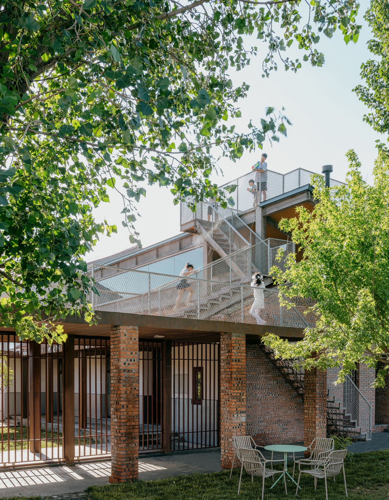 BIM建筑|疯癫是理性的礼物：板泉之野民宿与营地 / 大料建筑