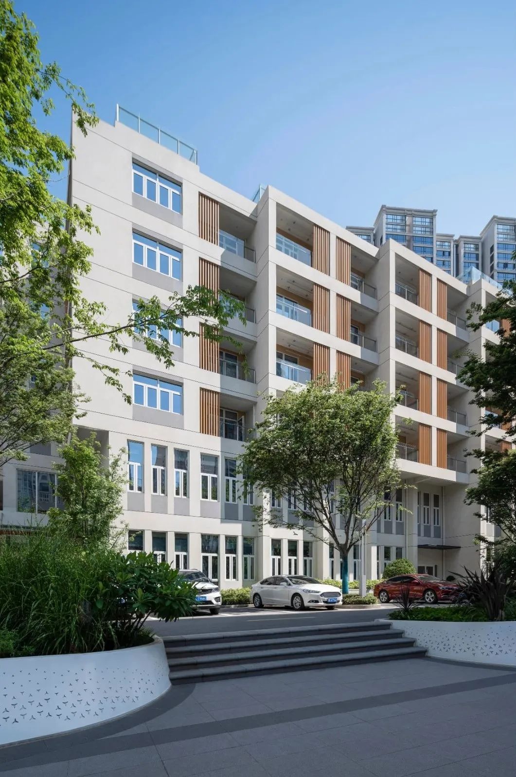 BIM建筑|多层养老中心与外部环境的互动-博元养老中心 / UUA