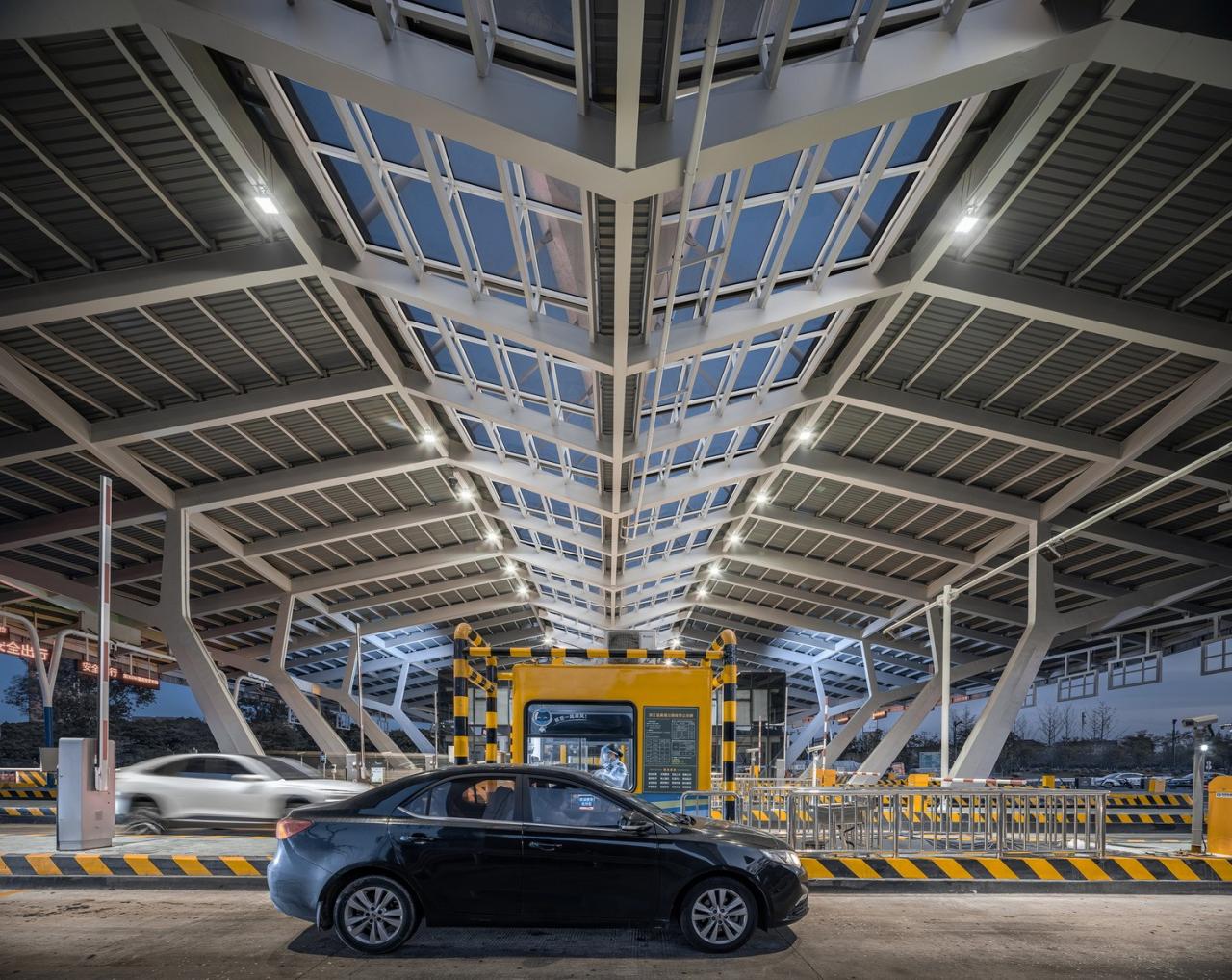 BIM建筑|杭甬高速绍兴收费站 / 任天建筑