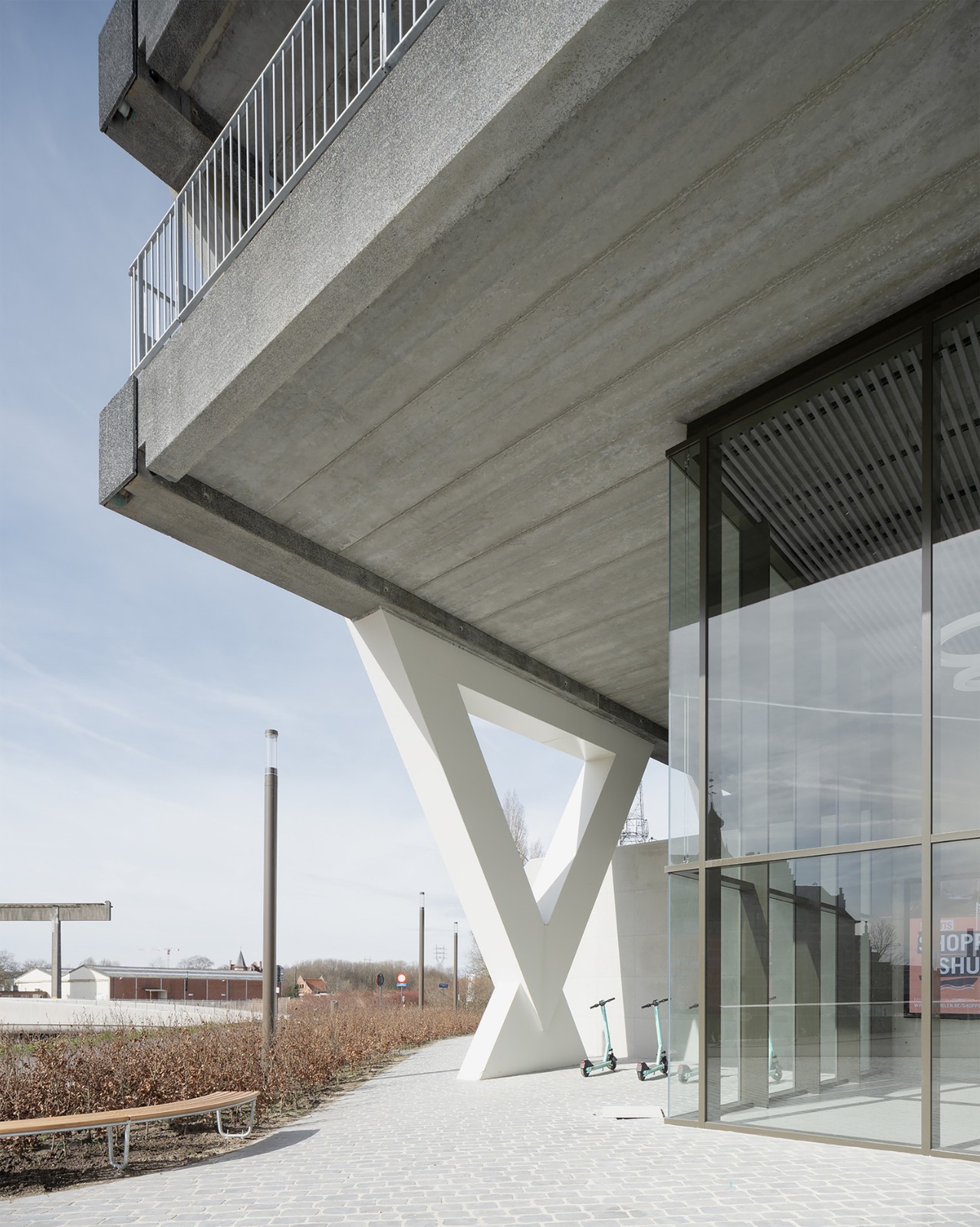 BIM建筑|Eandistip 交通中心 / archipelago + POLO