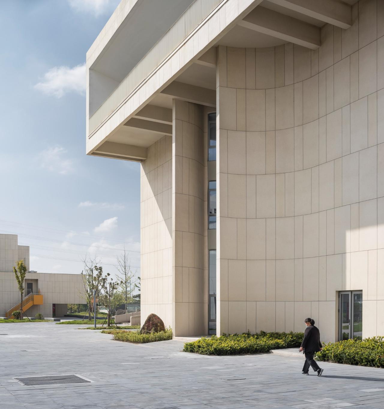 BIM建筑|江苏省靖江高级中学新校区 / 荣朝晖工作室