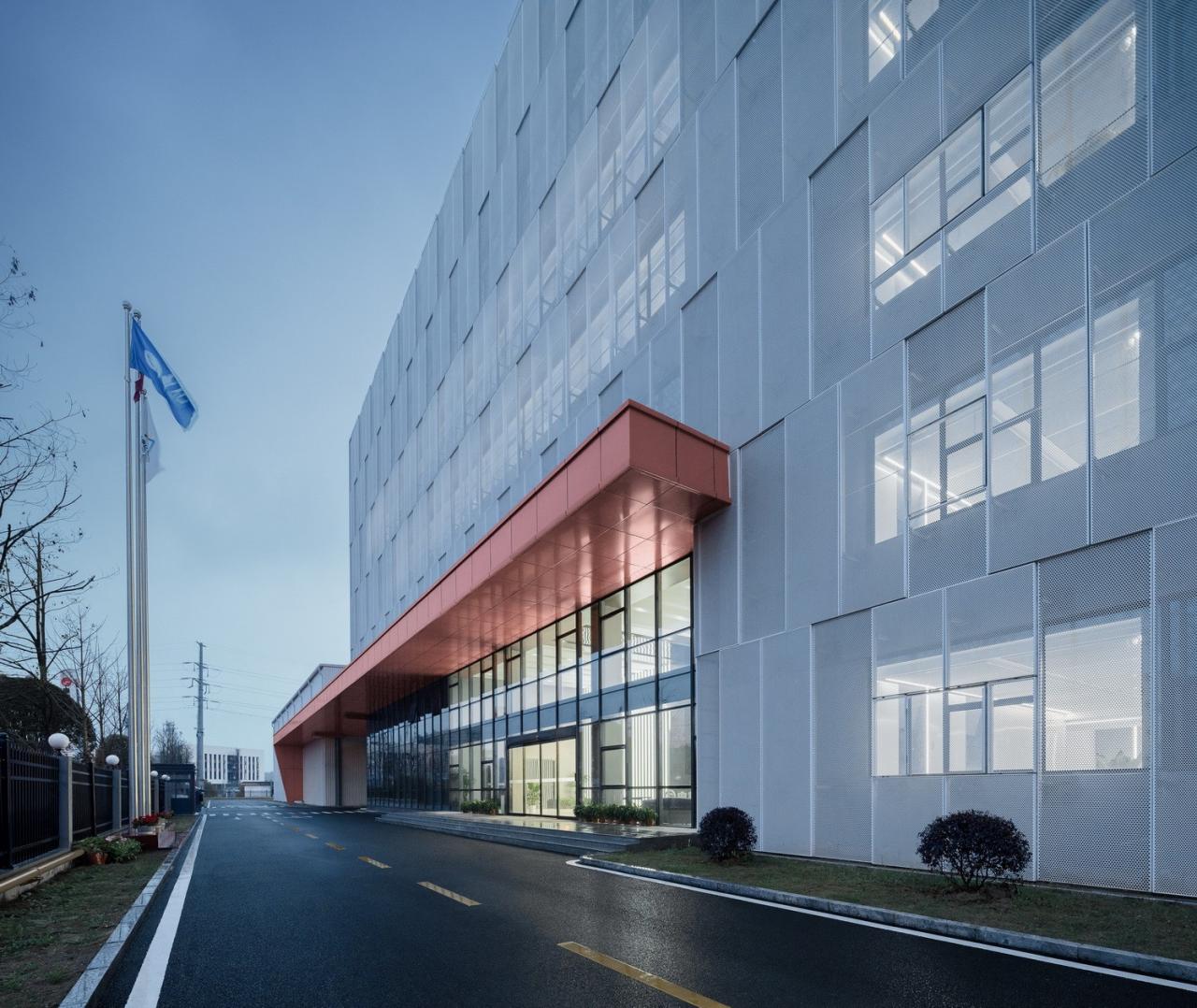 BIM建筑|流线重构，申亿智慧工厂 / 长沙市规划设计院有限责任公司