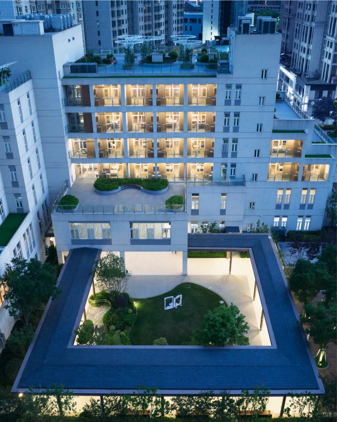 BIM建筑|多层养老中心与外部环境的互动-博元养老中心 / UUA