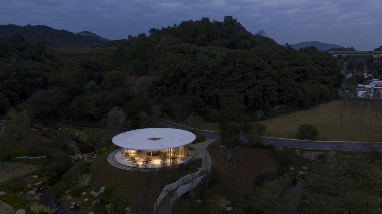 BIM建筑|多层面的“轻”：黄麻乡村振兴工作站与乡村会客厅 / 三文建筑