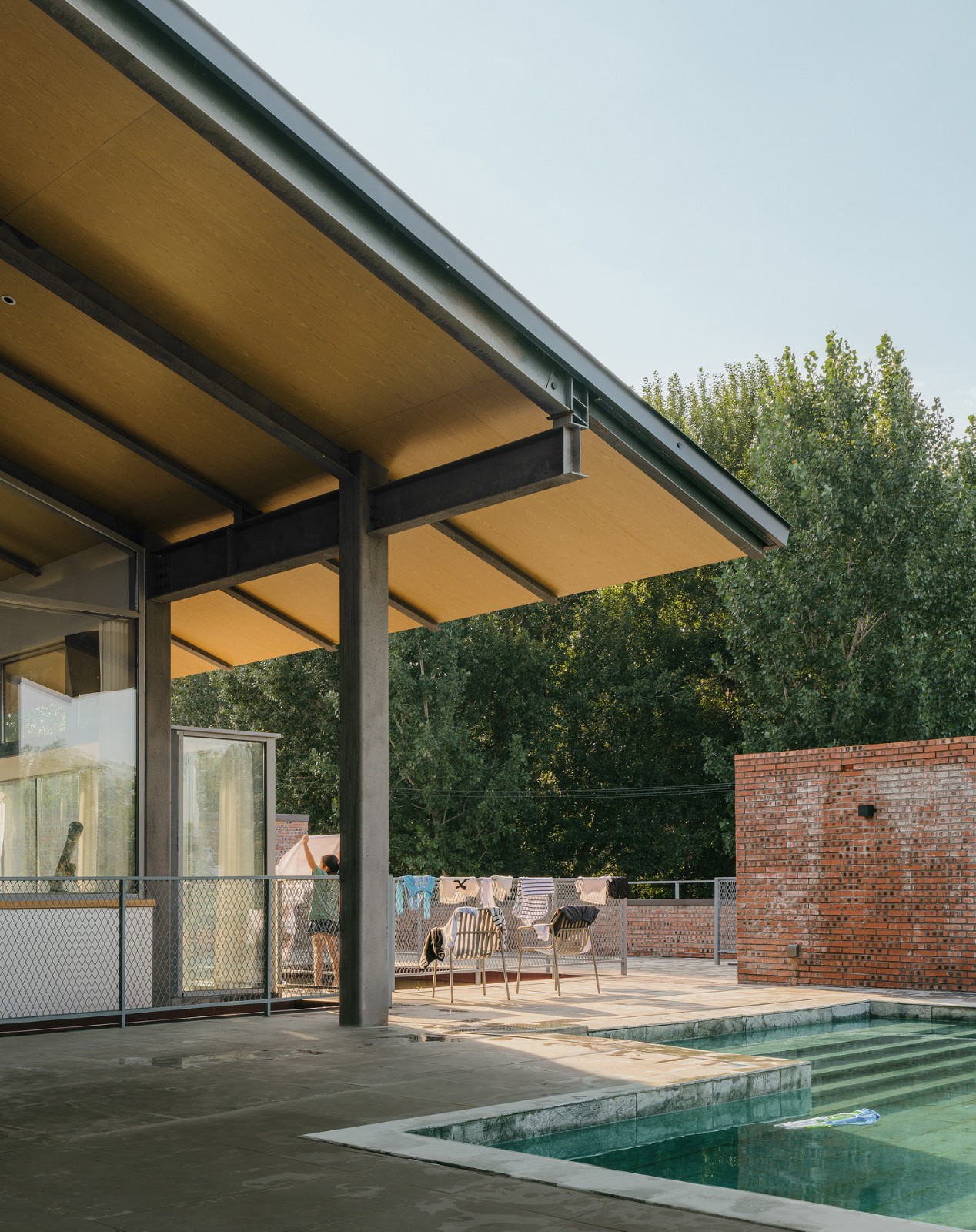 BIM建筑|疯癫是理性的礼物：板泉之野民宿与营地 / 大料建筑