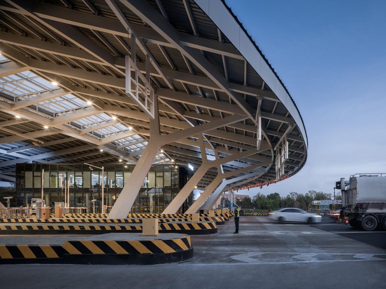 BIM建筑|杭甬高速绍兴收费站 / 任天建筑