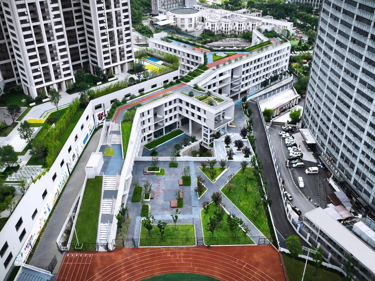 BIM建筑|如有机生命体般自由生长：贵阳·观山湖区第八中学