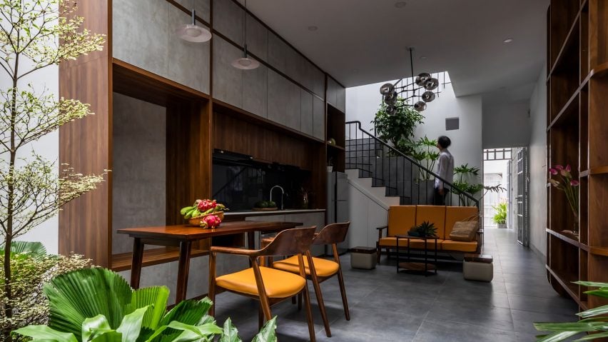 BIM建筑|CTA使用屏幕和天窗将光线引入越南住房