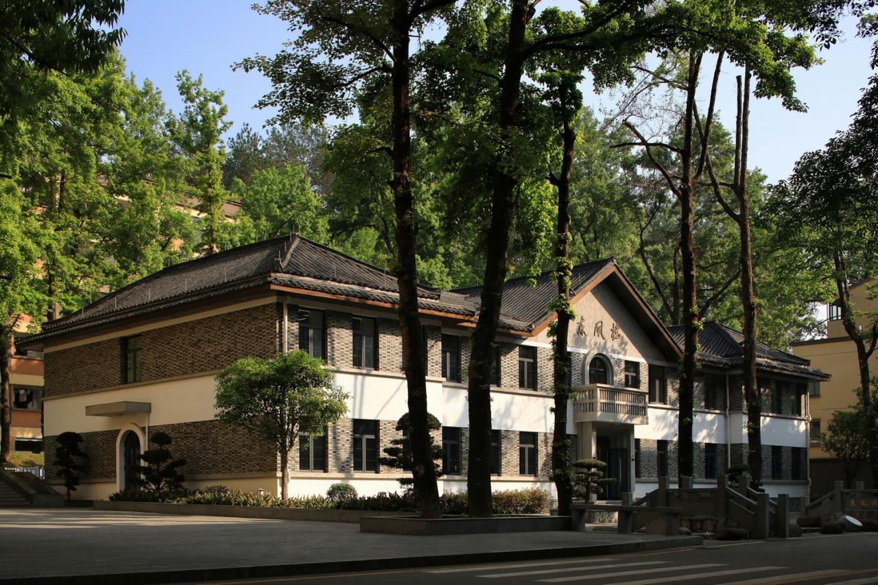 BIM建筑|一座深藏在云和小县城的校史馆 / 丰间建筑事务所