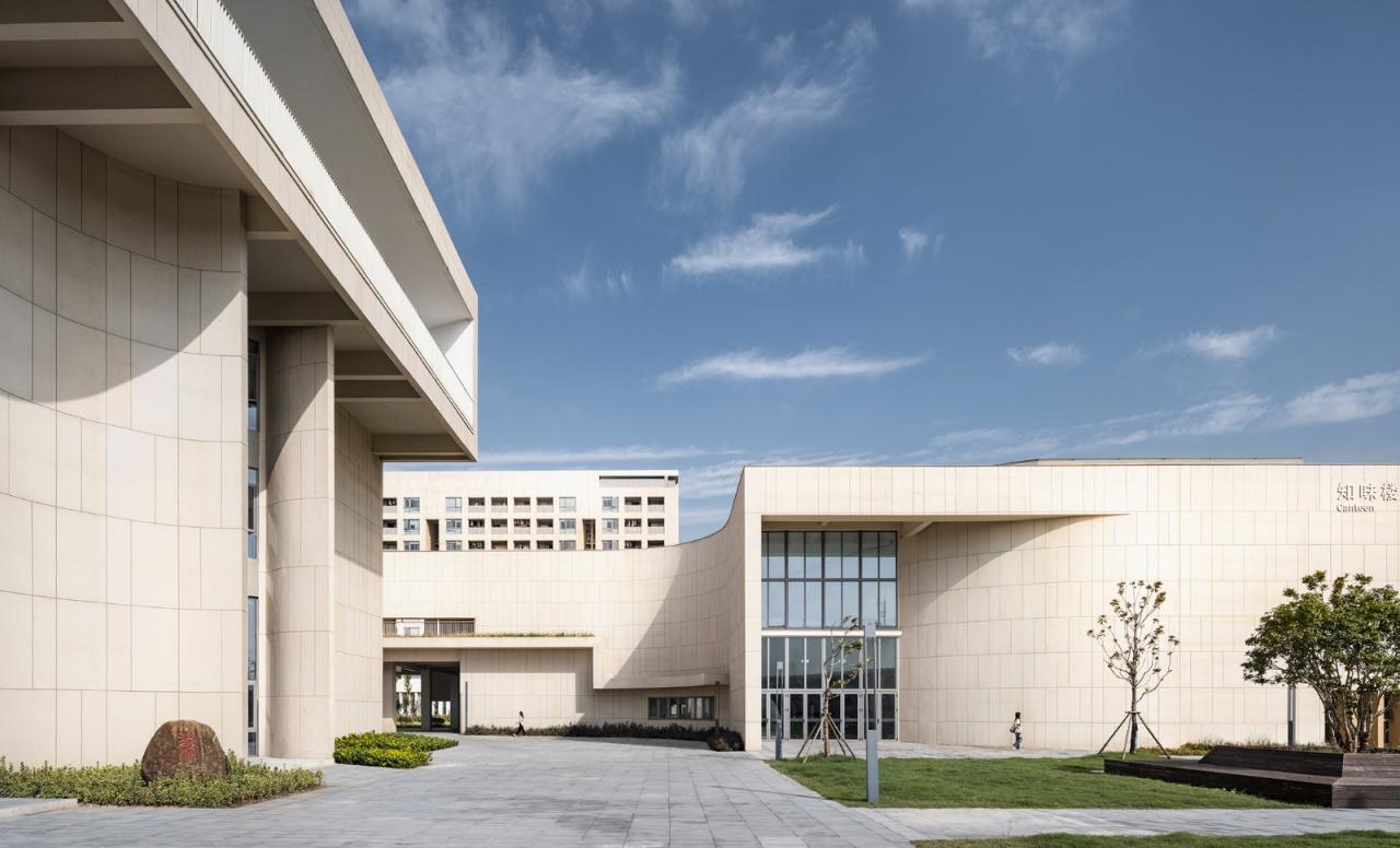 BIM建筑|江苏省靖江高级中学新校区 / 荣朝晖工作室