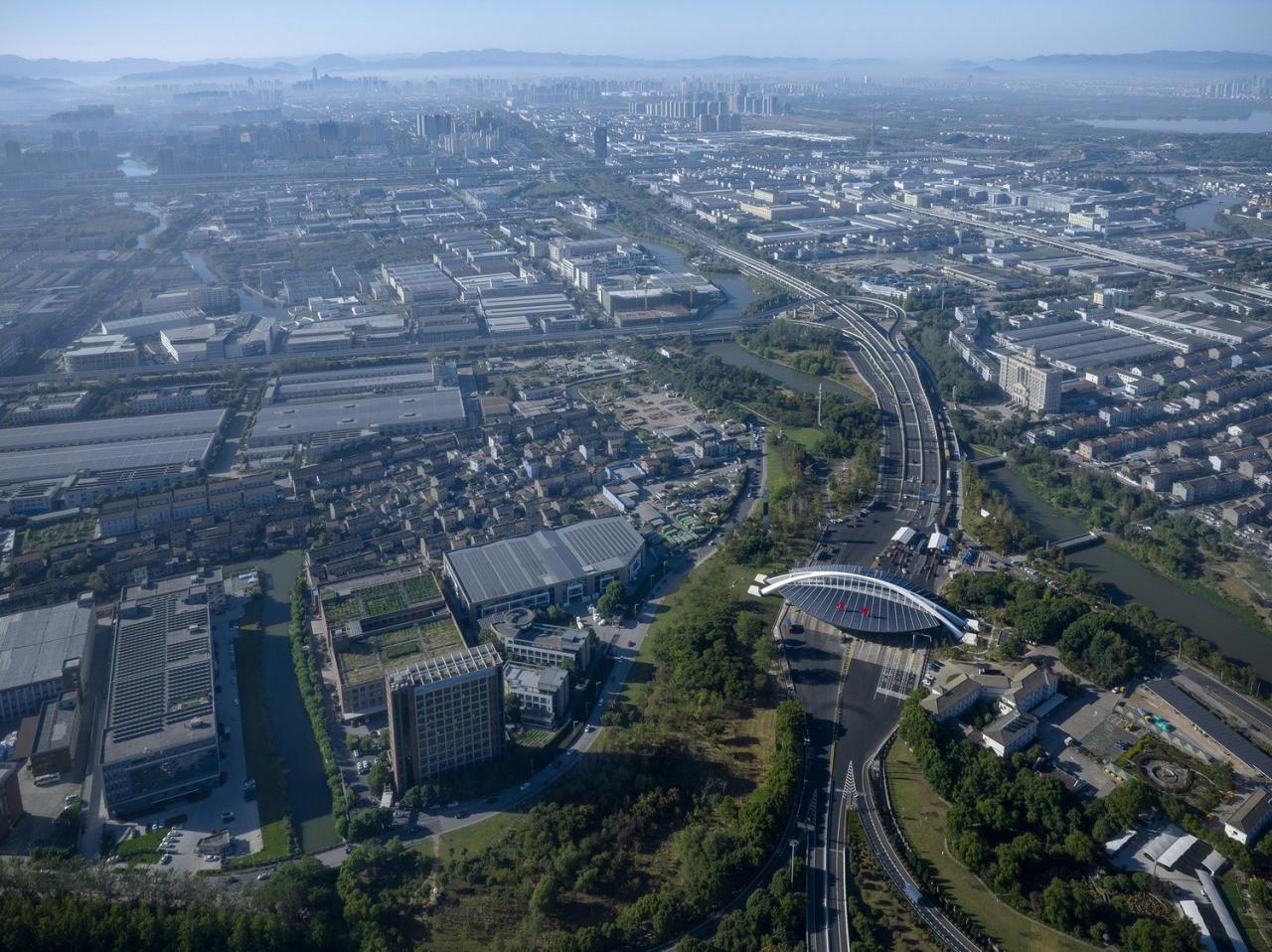 BIM建筑|杭甬高速绍兴收费站 / 任天建筑