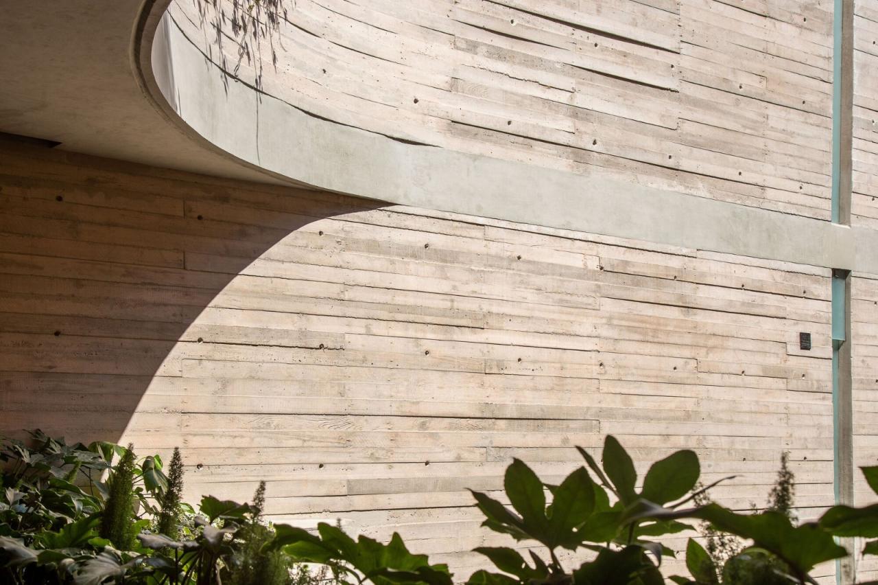 BIM建筑|三角形住宅楼：MO288 住宅楼 / HGR ARQUITECTOS