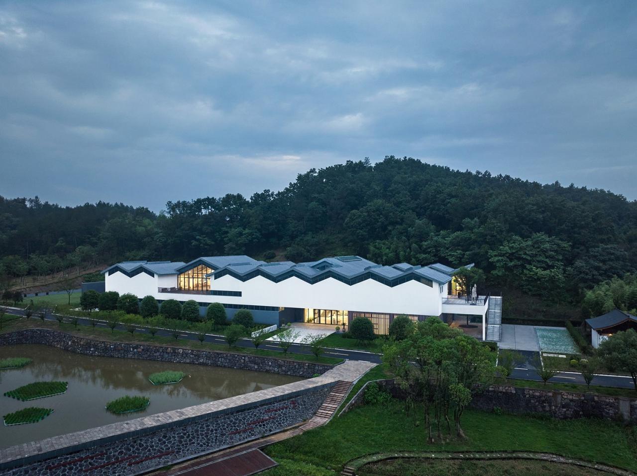 BIM建筑|雪峰文学馆 / 同济院 麟和建筑工作室