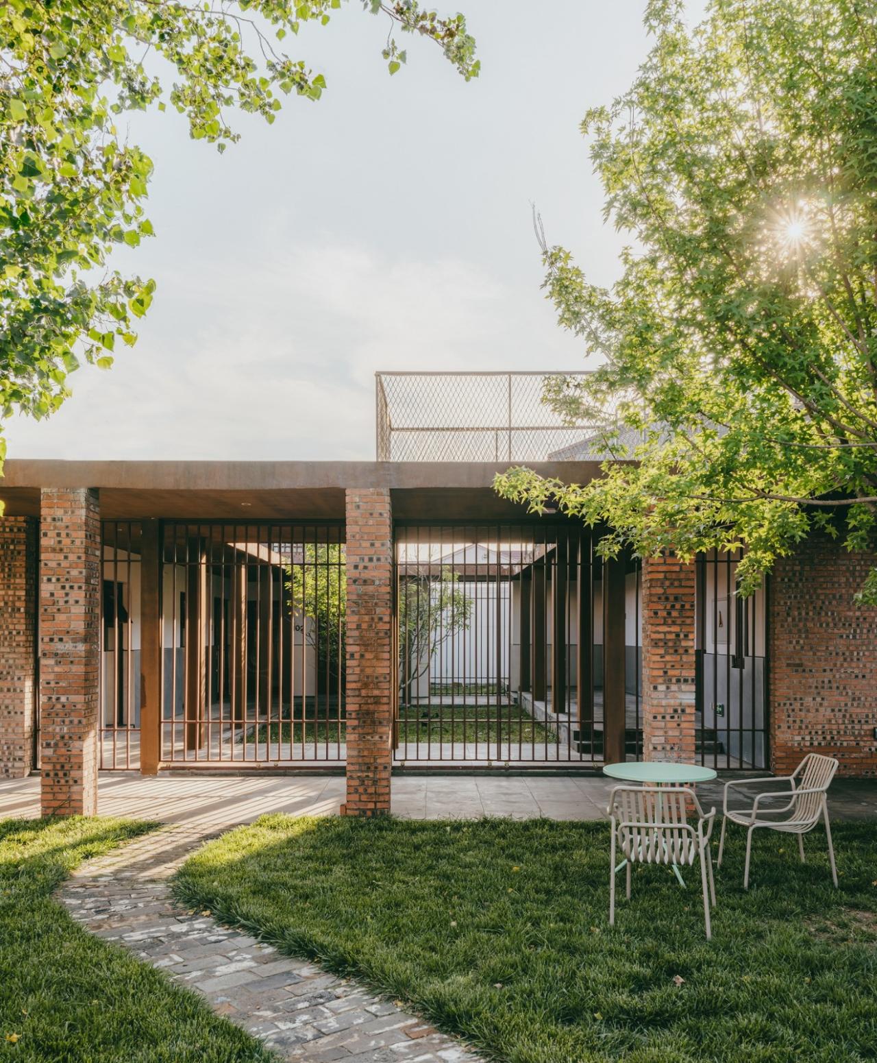 BIM建筑|疯癫是理性的礼物：板泉之野民宿与营地 / 大料建筑