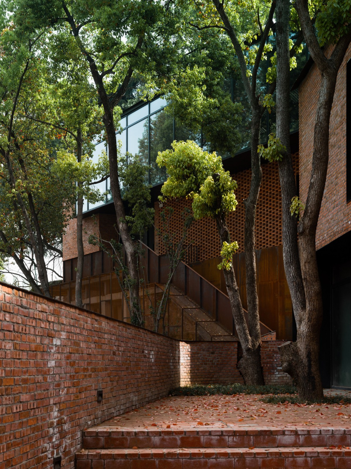 BIM建筑|南京战斗机械厂改造更新 / 米思建筑