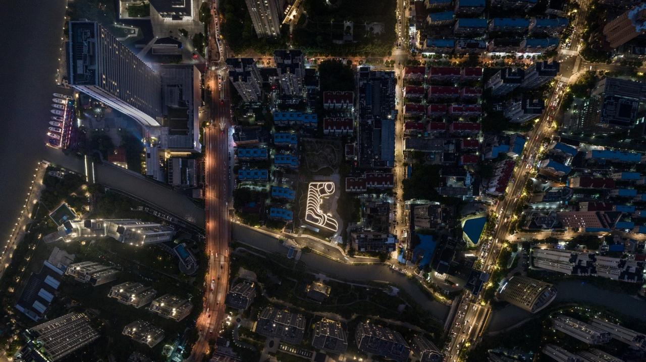 BIM建筑|上海浦东嘉华E18创新住宅 / EID Arch + 上海天华建筑设计 + Aedas