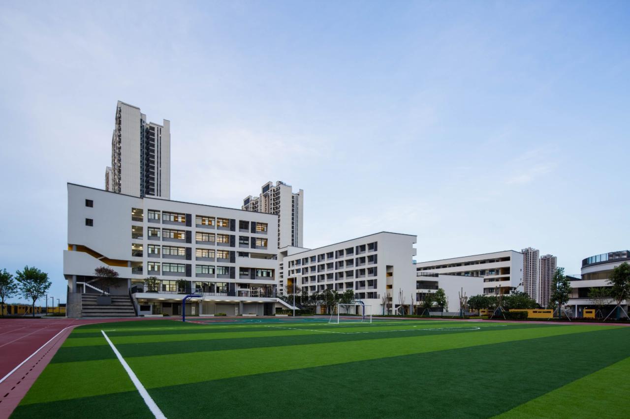 BIM建筑|汕头市龙湖区中阳学校与汕特中心幼儿园 / 柏涛建筑