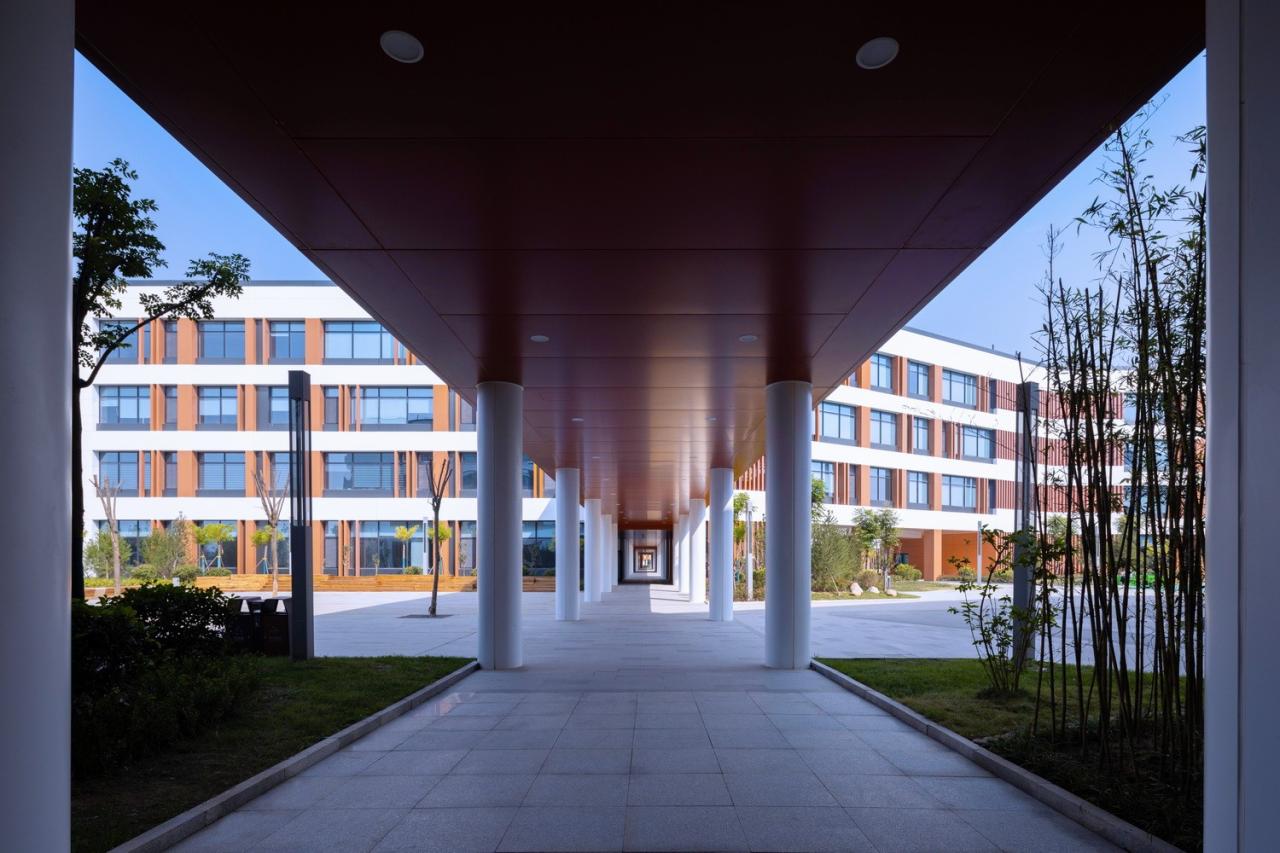 BIM建筑|渤海实验学校（基础教育部） / 中科院建筑设计研究院有限公司